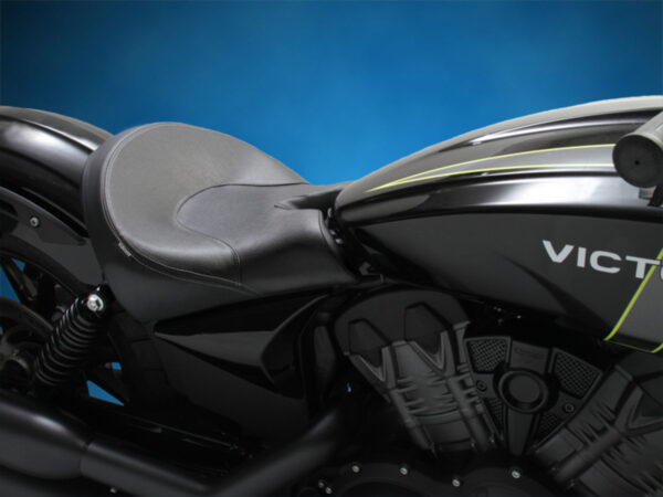 VICTORY OCTANE, BADLANDS BLACK, DOUBLE WHITE STITCH, FRONT ONLY. - Image 3