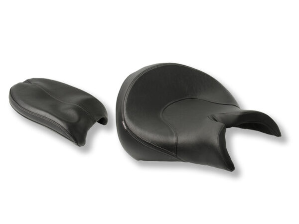 VICTORY OCTANE, REGULAR HEIGHT, BADLANDS BLACK, DOUBLE WHITE STITCH, SOLO FRONT SEAT WITH MATCHING REAR COVER AND STRAP.